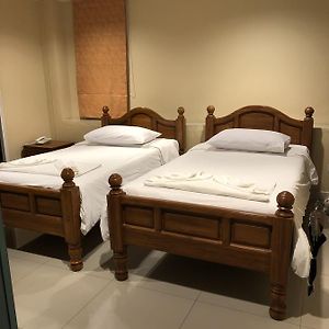 Zimmer mit zwei Einzelbetten